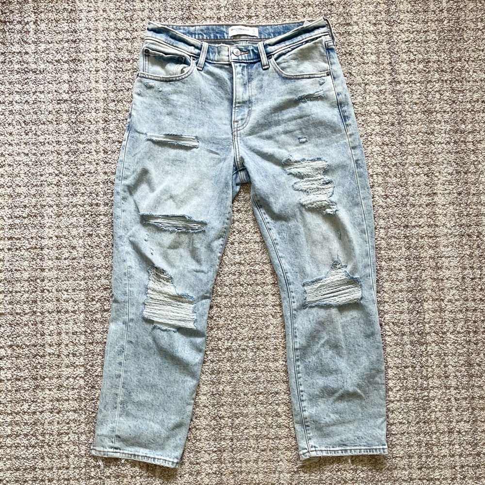 Brand new without tags Abercrombie & Fitch mid rose boyfriend jeans